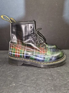 Stivali Dr Martens 1460 tartan plaid 8 occhielli nero blu verde rosso donna tg 9 uomo 8 - Foto 1 di 13