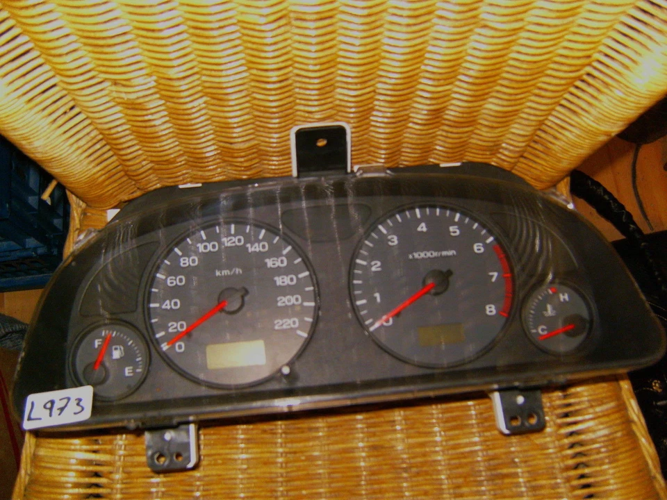 kombiinstrument subaru forester 85015fc560 Speedometer tachometer tacho cluster — 第 1/1 张图片