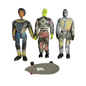 Skumm Tech Deck Super Kinetic Ultra Magnetic Men Figure Set Of 3 + Skateboard - Foto 1 di 13