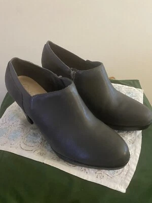 Bella Vita Women’s Heeled Shoes-Leather/Suede Sz 8.5 - Image 1 of 4