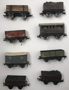 Trains Hornby Trip Triangle Wagons Vans Tankers Tin Plate Diecast OO Gauge  X8 - Foto 1 di 2
