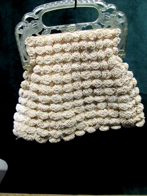 Monedero vintage con cuentas de ganchillo con asas Lucite Foto 1 de 4