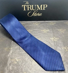 PRESIDENT DONALD J TRUMP Signature Collection Tie -Black w/Gold Bar -New w/Tags - Picture 1 of 4