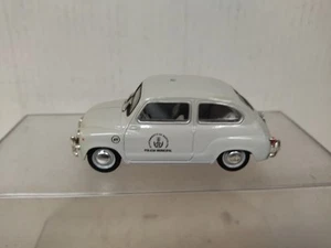 SEAT 600 D 1968 2-SERIE POLICIA BARCELONA 1:43 SALVAT SOLIDO NO BOX DEFECT/NO SI - Imagen 1 de 6
