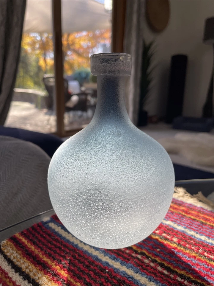 "Florero de vidrio artístico texturizado de vidrio marino West Elm Waterscape 8"" decoración de playa" Foto 1 de 4