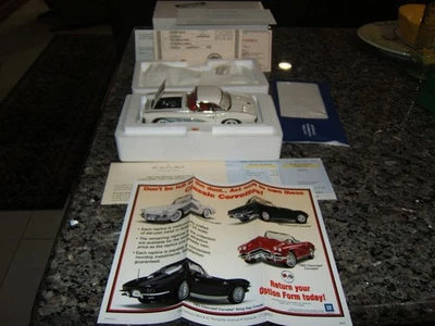 Chevrolet Corvette Danbury 1961 como nuevo blanco armiño escala diecast 1:24 con caja🔥 Foto 1 de 4