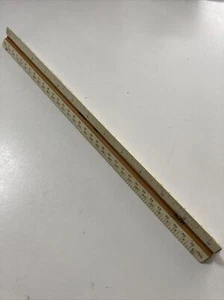Regla vintage de ingeniería triangular de madera/plástico Bruning 2126P escala 12 - Imagen 1 de 2