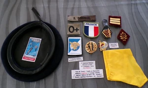 ENSEMBLE MILITAIRE BERET + INSIGNES MEDECIN CAPITAINE 1 ° REGIMENT MEDICAL METZ - Picture 1 of 4