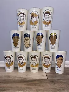 Lotto di 12 7-11 coppe Slurpee 1970 Yankees Giants Cardinals Padres Royals - Foto 1 di 24