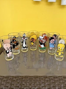 Vintage 1970’s Looney Tunes Glasses Set Of 7 6.25” Tall Daffy Tweety Yosemite - Picture 1 of 13
