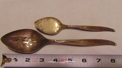 2 CUCHARA RANURADA DESLUSTRADA PLATEADA ONEIDA COMMUNITY Y CUCHARA DE MERMELADA ¡GANADORA BONITA! Foto 1 de 3