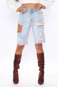 NWT Women's Size 1 - Cut Out Jean Denim Bermuda Shorts Light Wash - Picture 1 of 4