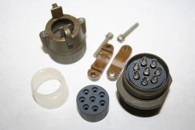 NEW ITT CANNON  MS3101E22-23S  ER 8C 8#12 PIN RECP - Image 1 of 2