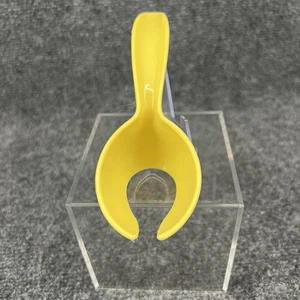 Tupperware Yellow 1334-4 Boiled Egg Lifter Scoop Spoon Kitchen Gadget - Picture 1 of 6
