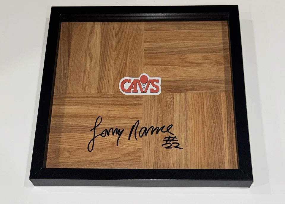 LARRY NANCE ASSINADO EMOLDURADO 12X12 PISO CLEVELAND CAVALIERS - Imagem 1 de 1
