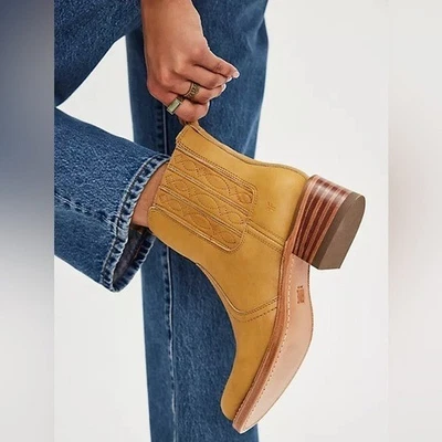 Botas Chelsea FRYE Campus Banana Cuero Tostado Usadas en Excelente Condición con Caja Foto 1 de 4