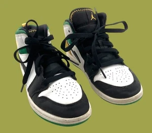 Boys Air Jordan 1 Mid SE BQ6932-101 Sneakers- Size 2Y - Picture 1 of 10