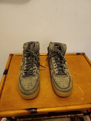 Size 6.5Y (GS) - Nike Air Force 1 WB High Medium Olive - Image 1 of 4
