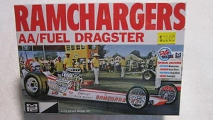 MPC RAMCHARGER AA/KRAFTSTOFFSCHLEPPER 1/25 MASSSTAB MODELL FÄHIGKEITSSTUFE 2 - Bild 1 von 2