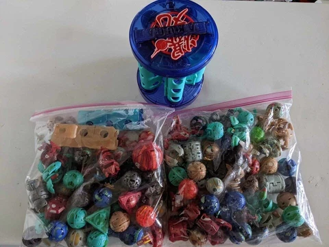 Bakugan big lot 100+ pieces Cover