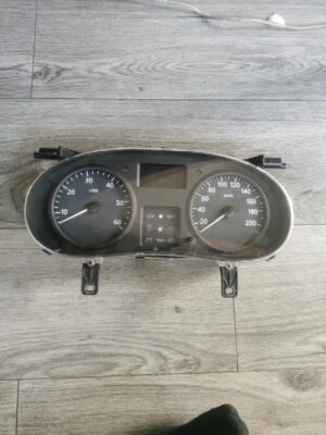 Renault Traffic, Vivaro, Primastar Speedometer Kilometers P8200390132 - Imagem 1 de 4