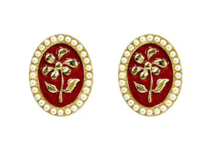 Pendiente Flor en Oro con Esmalte Rojo, Perlas Blancas en Forma Ovalada, Post Nuevo Foto 1 de 4