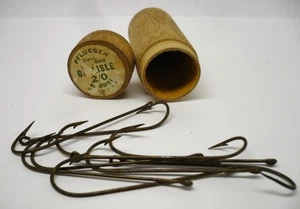 Vintage Wooden Fishing Hook Tube w/Hooks Pflueger Bulldog Carlisle No 8921 - Picture 1 of 5