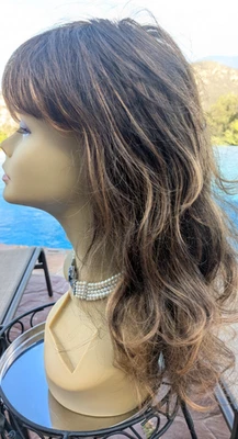 Jon Renau Modacrylic 棕色长自然混合分层亮点假发二手 — 第 1/4 张图片