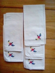 5 Tovaglioli da Pranzo Bianchi Personalizzati Punto Croce 16x16" Fiori 5 - Foto 1 di 2