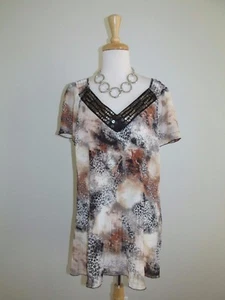 Dress Barn Size 1X Mixed Animal Print Embellished V-Neck Pleated Top - Picture 1 of 10