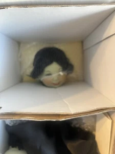 Marie Osmond 12 Zoll Porzellan Zauberer von Oz Puppe Baby böse Hexe Neu im Karton - Bild 1 von 7