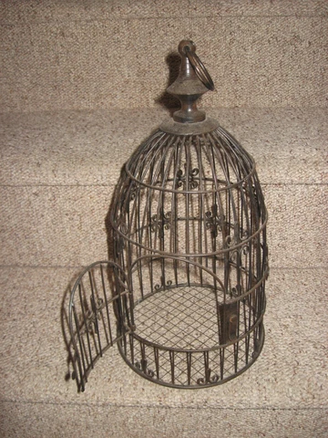 NEVER USED HANGING ALL METAL DECORATIVE BIRD CAGE WITH WORKING LOCKING DOOR Cover