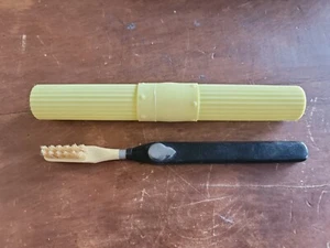 Tru Bristle Brush Co. Spazzolino da denti vintage rinnovabile con custodia da viaggio - Foto 1 di 3