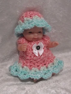 Passend für 5" BERENGUER BABY #07 Häkelkleid & Mütze Set, Handarbeit Kleidung Set - Bild 1 von 5
