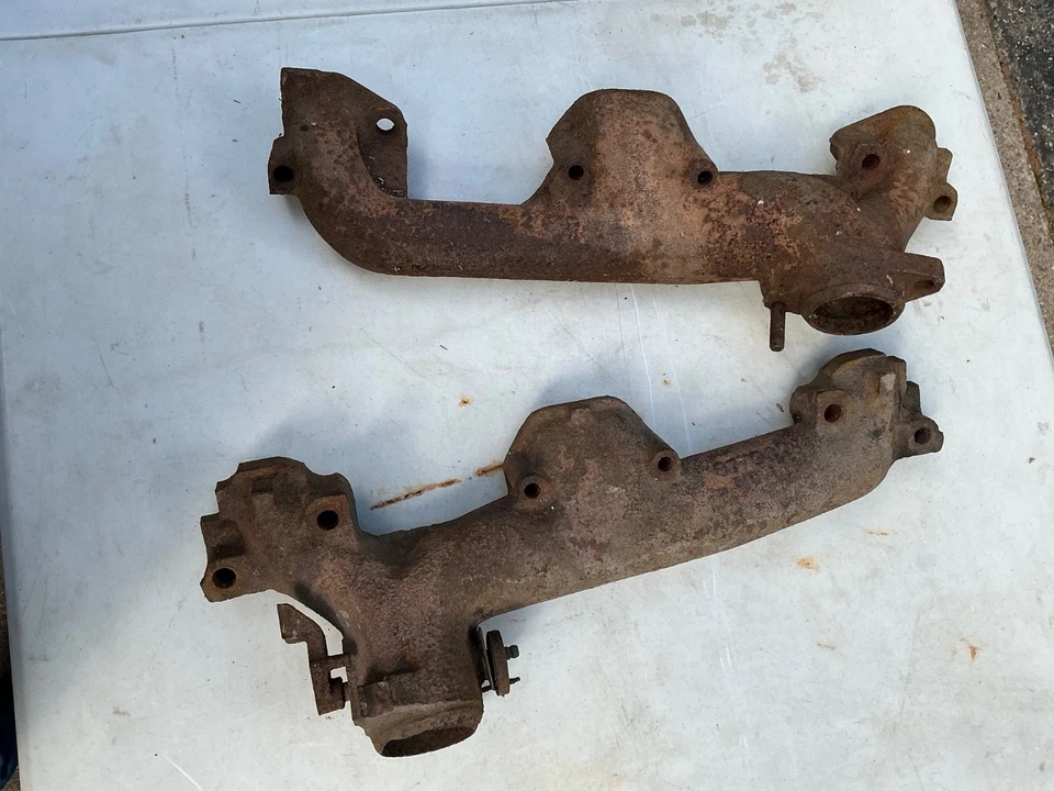 Colectores de escape OEM GM 1965-1968 Pontiac GTO 389 400 RH LH 9779032 9779328 66 Foto 1 de 4