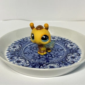 Littlest Pet Shop LPS Hasbro Figure Authentic Vintage #2203 Bumblebee Honey Bee - Picture 1 of 11