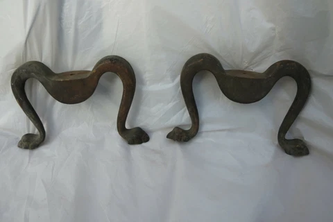 SET OF 2 PAIR VINTAGE LION CLAW PAW FEET ONLY BRASS ANDIRONS FIRE DOGS Cover