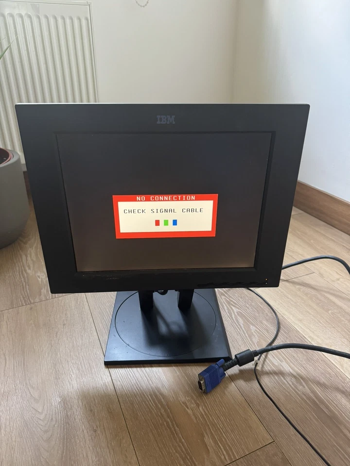 IBM Monitor 15 Inch 9511-AG1 - Image 1 of 3