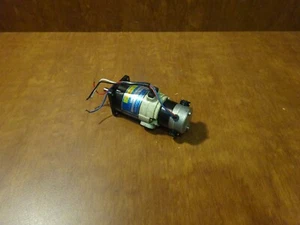 Sanyo Denki L404T-032 servo motor - Picture 1 of 3
