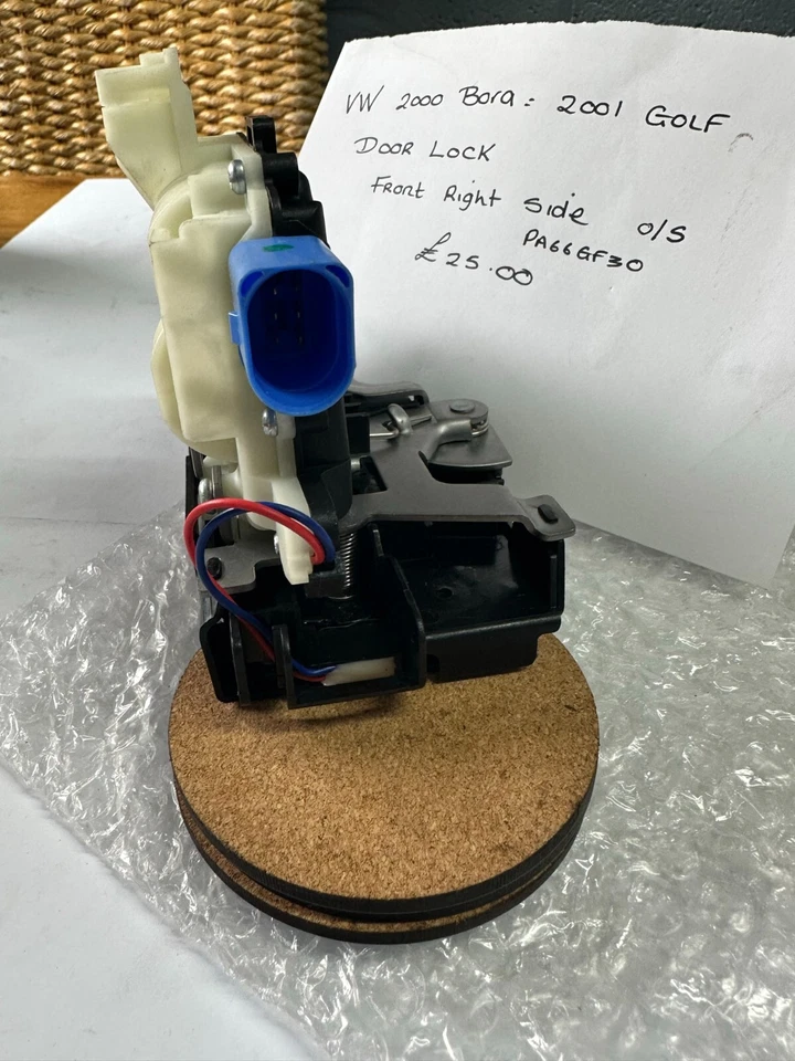VW Bora 2000/VW Golf 2001 cerradura de puerta Foto 1 de 2