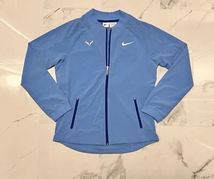 Nike Rafa Nadal Spieler exklusive PE maßgeschneiderte Athletenjacke Größe Small DV2883-412 - Bild 1 von 10