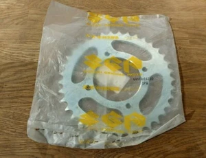 64511-16720 SUZUKI REAR SPROCKET 37-520 RG250 - Picture 1 of 2