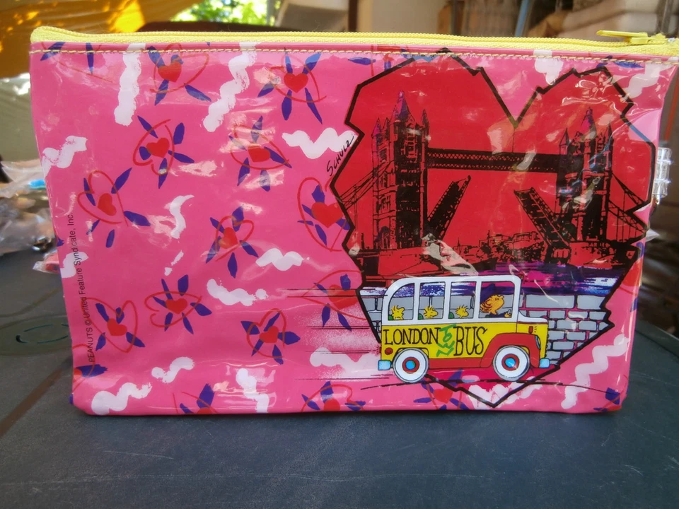 Bustina astuccio SNOOPY "London Town Bus" PEANUTS  20x12 cm Schulz - Immagine 1 di 1