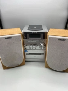 Sony CMT-NE3 Libreria Mini Impianto Stereo Hi-Fi CD Cassetta Nastro AM/FM HCD-NE3 - Foto 1 di 24