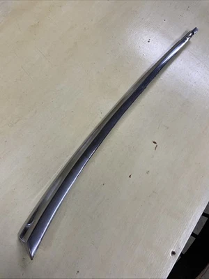 Ford Fairlane Victoria 1955 guardabarros derecho moldura sección trasera con placa de unión Foto 1 de 4