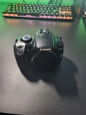 Canon EOS 400D 10.1 MP SLR-Digitalkamera Body mit SIGMA UC Zoom 28-70mm 1:2.8-4 - Bild 1 von 4