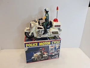 Vintage 1987 Highway Patrol Police Motorcycle Toy-Battery Operated Works Tested - Picture 1 of 17