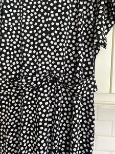 Black And White Geo Print Stretch Dress Size 18 - Picture 1 of 6
