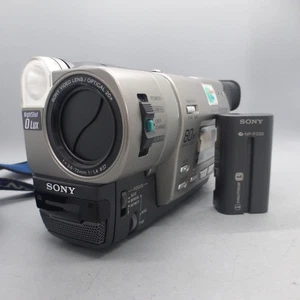 Sony Handycam CCD-TR717E Handheld Video Hi8 Camcorder Silver Tested - Picture 1 of 8
