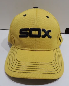 Gorra de béisbol Chicago White Sox Marian Catholic High School noche amarilla RARA - Imagen 1 de 6